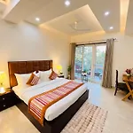 Isuites Residency