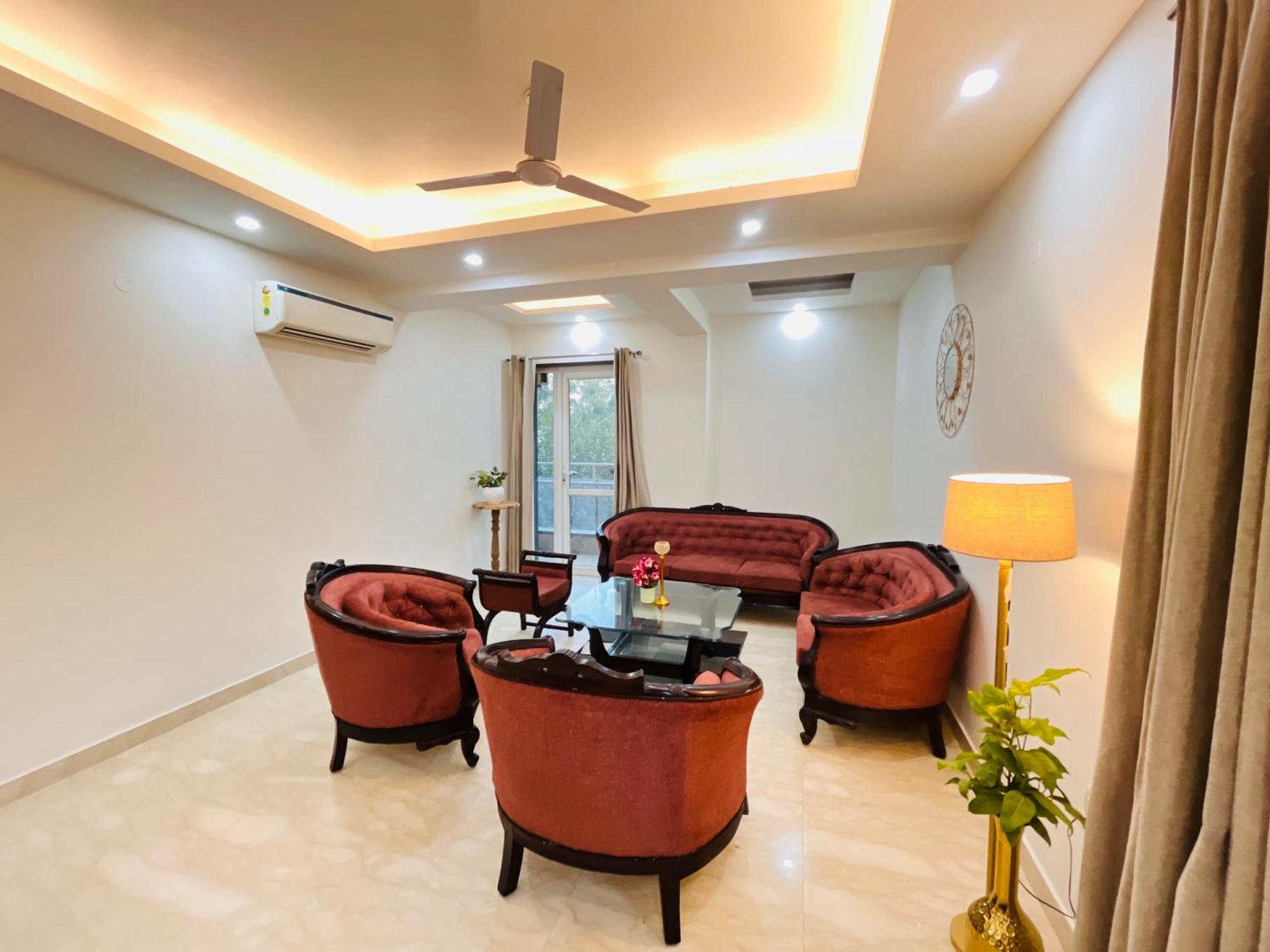Isuites Residency Bed & Breakfast New Delhi