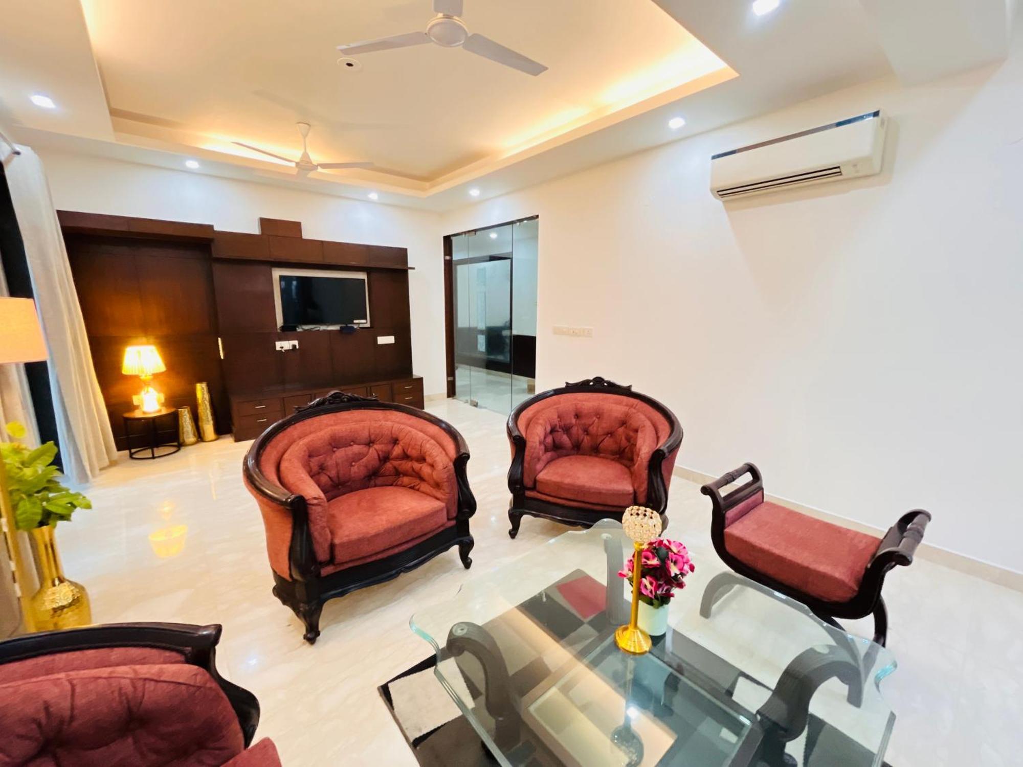 Bed & Breakfast Isuites Residency New Delhi